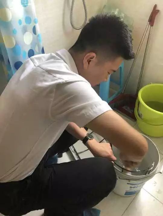 羅蘭品質服務月,免費空調清洗在行動